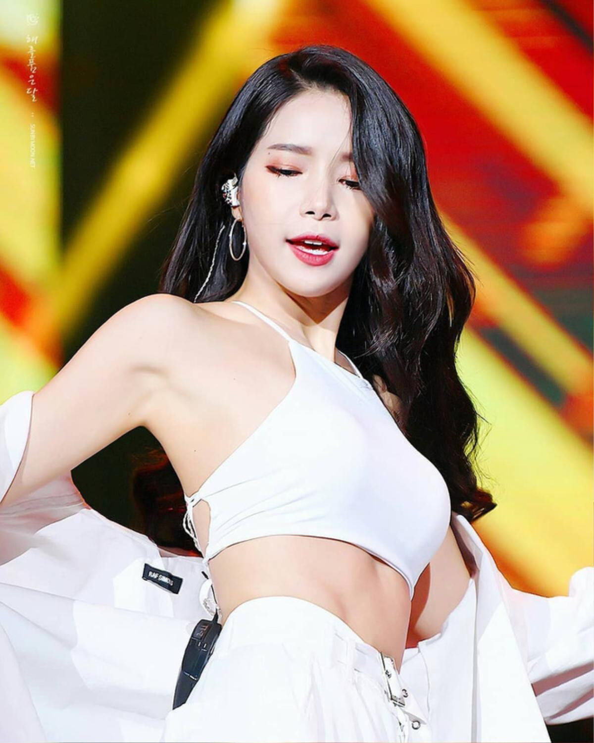 Chiêm ngưỡng body 6 múi cực 'mlem' của nữ idol Solar (MAMAMOO) Ảnh 12