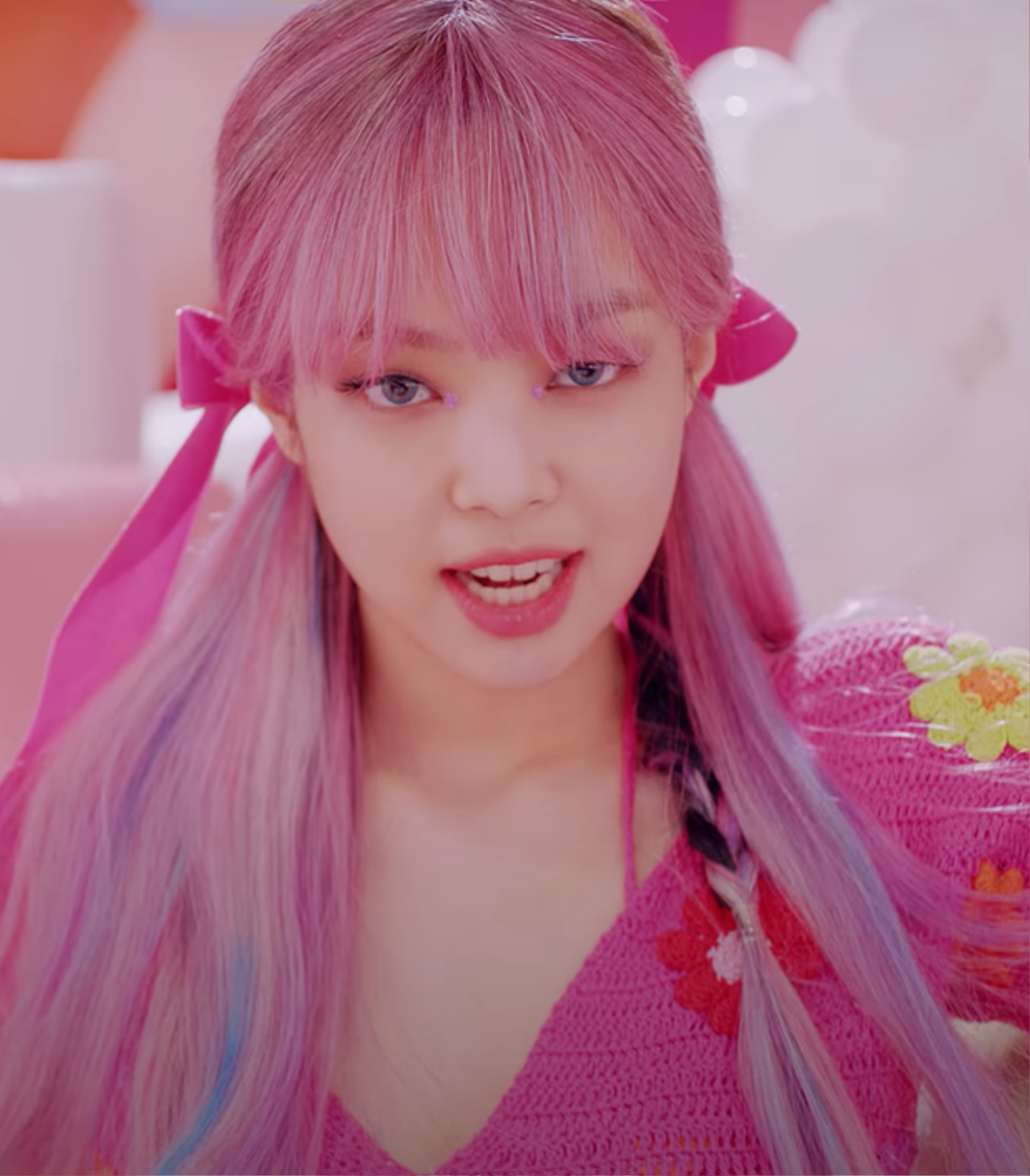 Jennie Black Pink bị cư dân mạng chê xấu không hợp với tóc ngắn mái thưa Ảnh 8