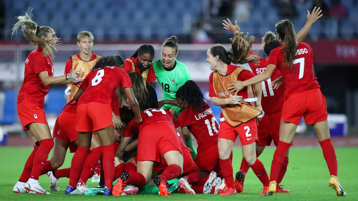 Canada giành huy chương vàng lịch sử bóng đá nữ Olympic Ảnh 1