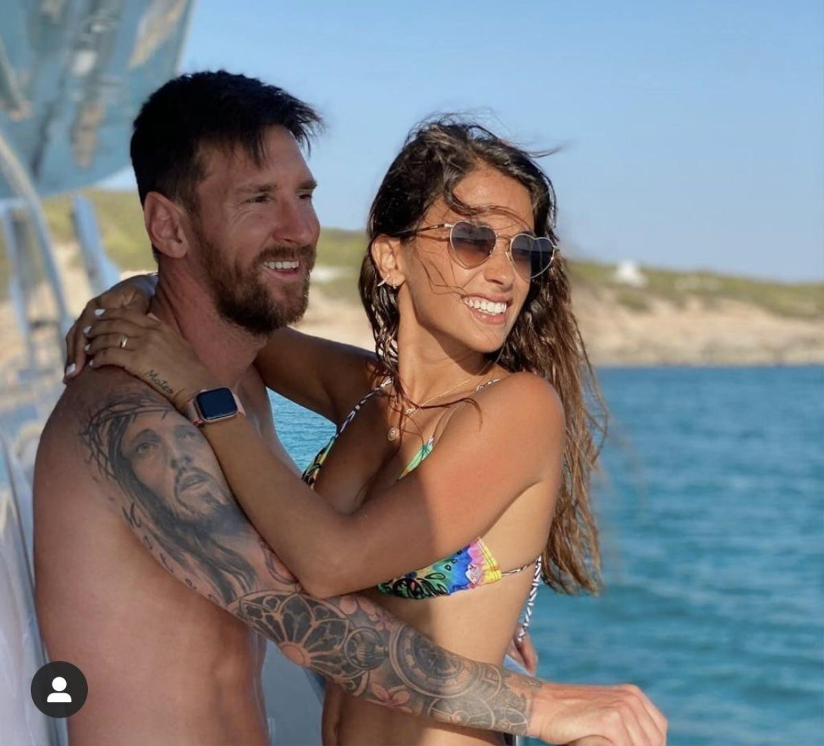 Vợ Messi ngày càng táo bạo và quyến rũ Ảnh 5