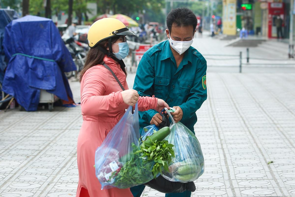 Hà Nội: Truy vết dịch tễ qua camera an ninh, phong toả tạm thời chung cư HH4C Linh Đàm Ảnh 4