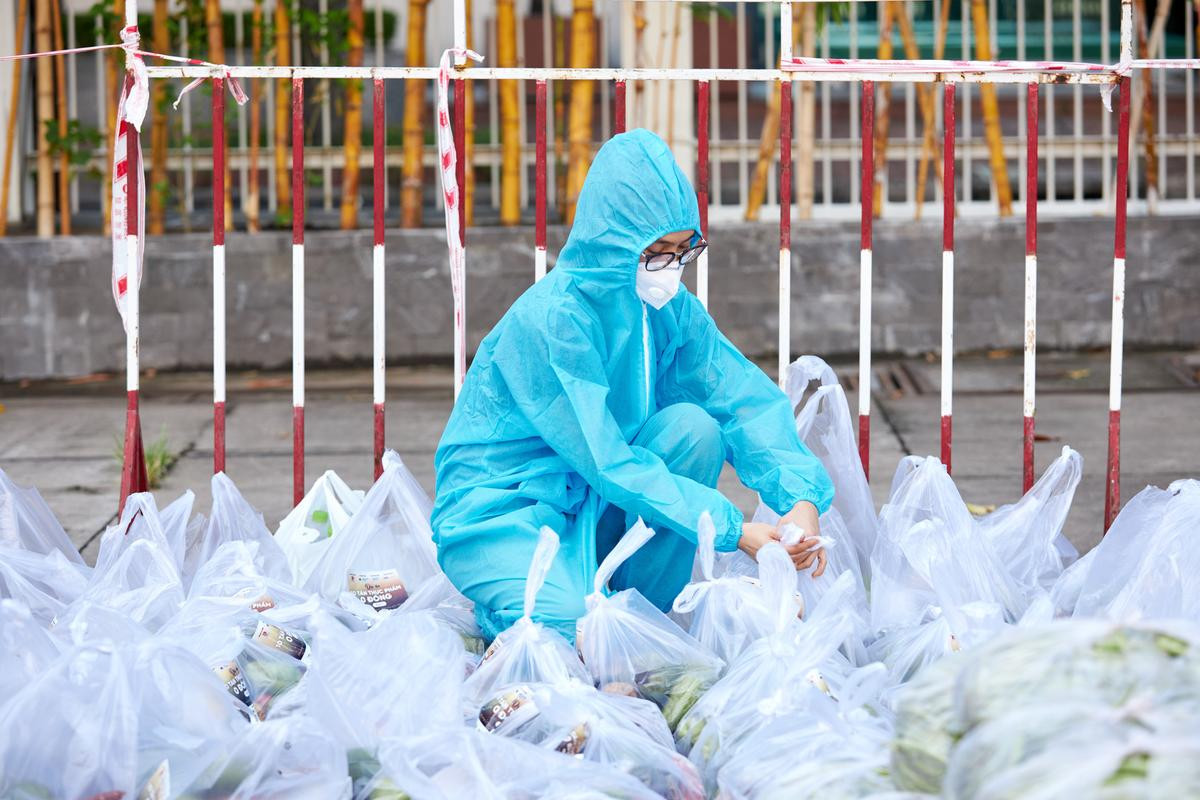 Khánh Vân, Kim Duyên, Lệ Hằng lan tỏa yêu thương với dự án 'Chuyến xe thực phẩm 0 đồng' lần 7 Ảnh 6