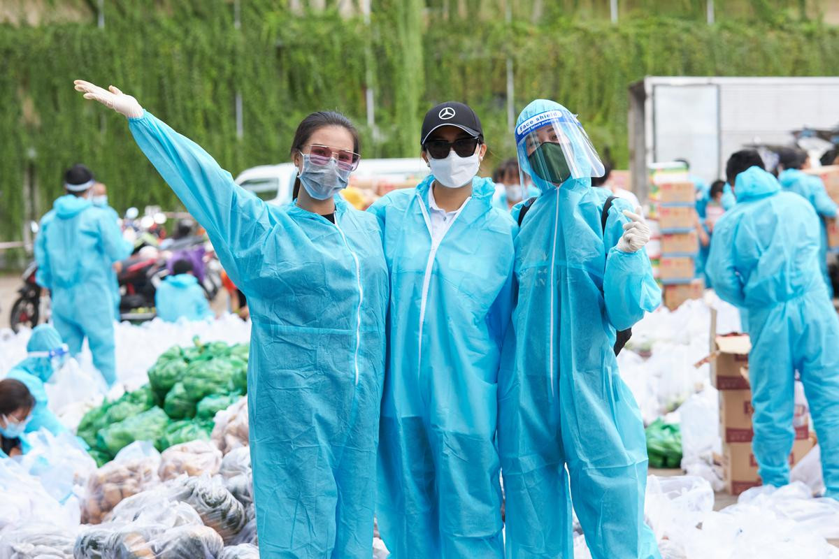 Khánh Vân, Kim Duyên, Lệ Hằng lan tỏa yêu thương với dự án 'Chuyến xe thực phẩm 0 đồng' lần 7 Ảnh 3