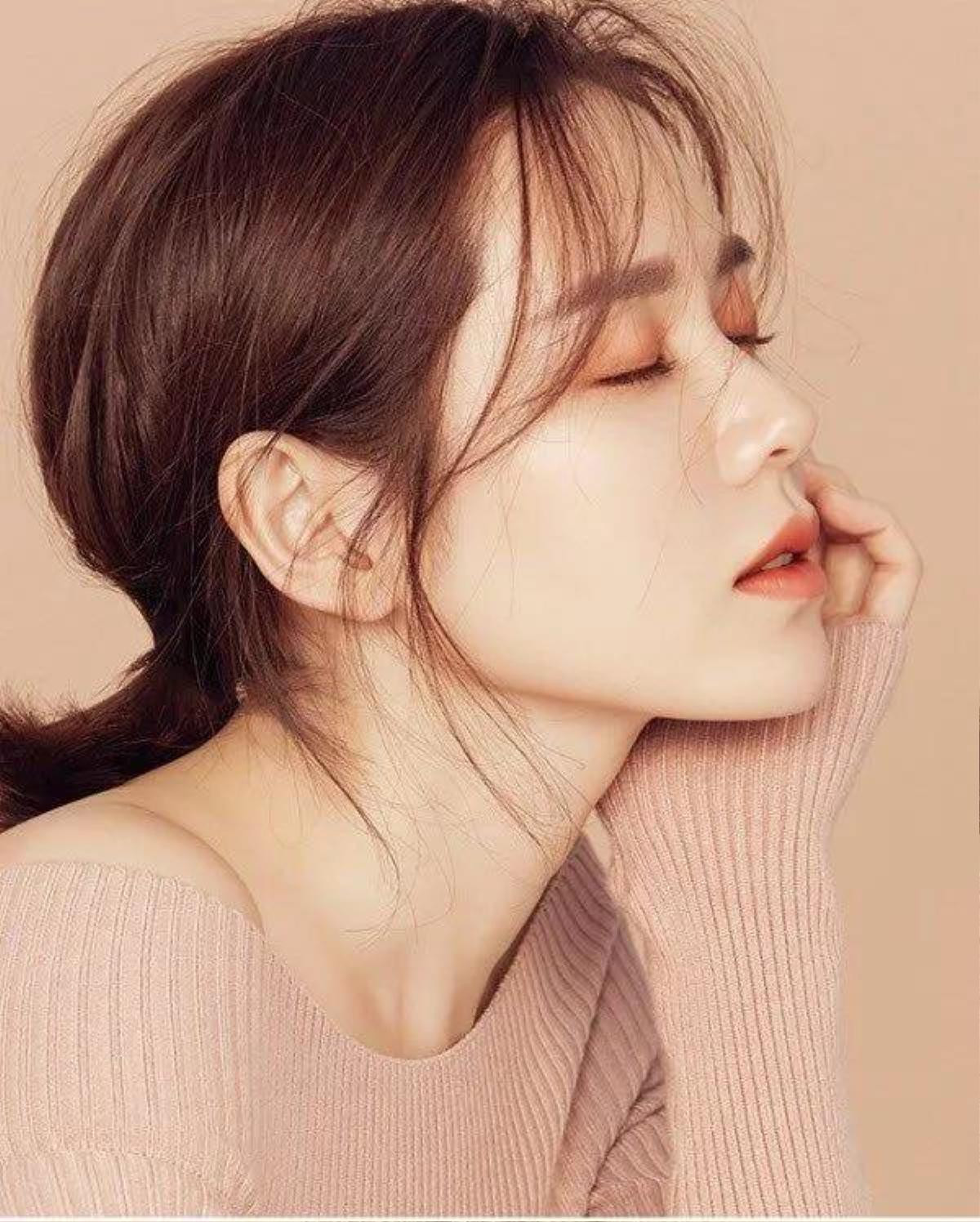 Những mỹ nhân Hàn 'hack tuổi thần sầu': Song Hye Kyo thần thái cuốn hút, Park Bo Young tựa nữ sinh cấp 3 Ảnh 17