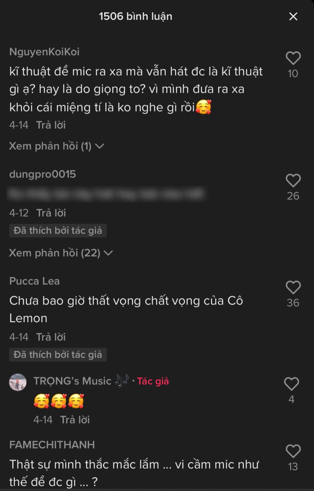 Phương Thanh hát live nhưng micro để tận dưới bụng, netizen thắc mắc: 'Chị hát bằng rốn à?' Ảnh 2