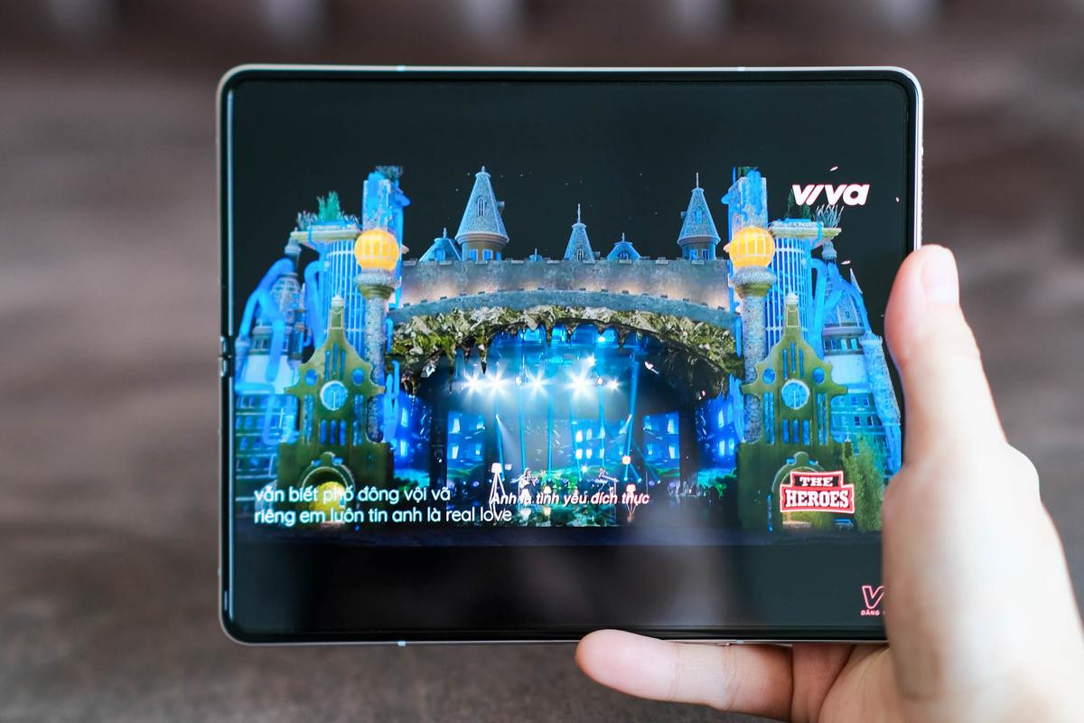 Trên tay Samsung Galaxy Z Fold3 5G và Z Flip3 5G: Ấn tượng từ thiết kế đến cấu hình! Ảnh 5