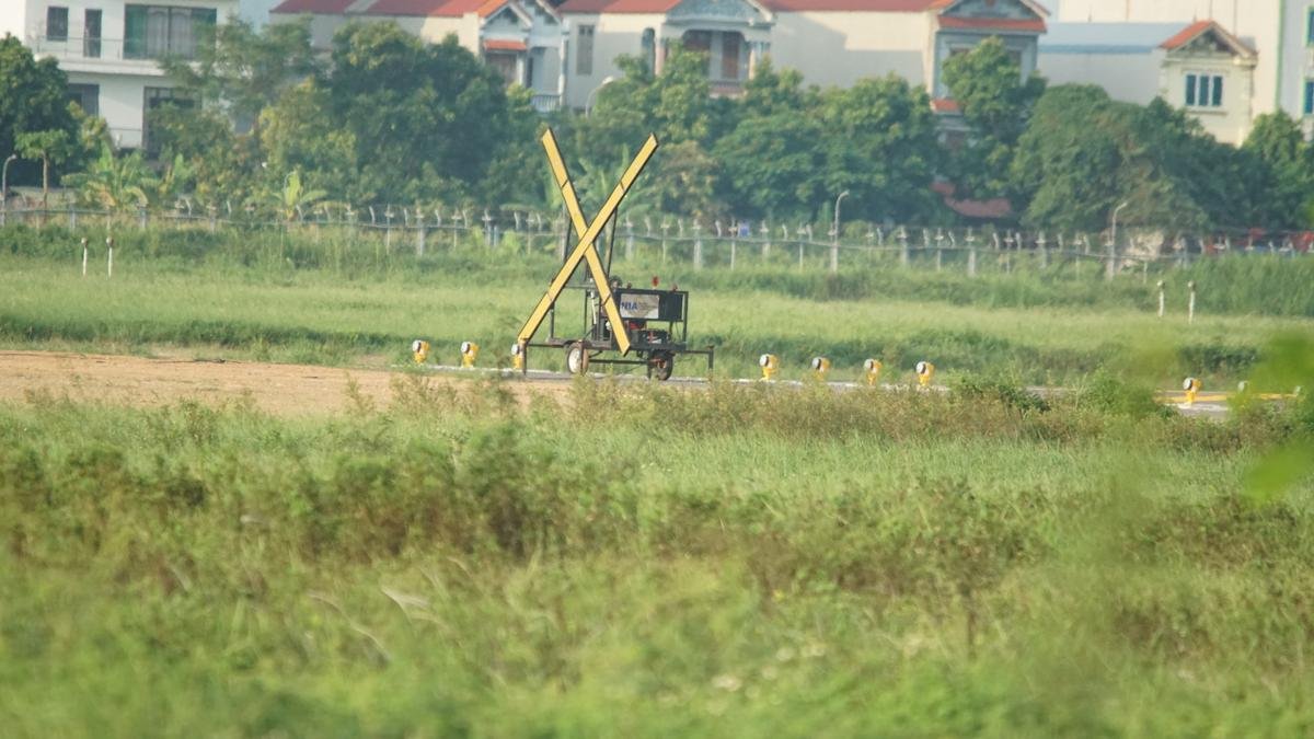 Ảnh: Hàng loạt máy bay 'nằm la liệt' tại sân bay Nội Bài do ảnh hưởng của dịch Covid-19 Ảnh 14