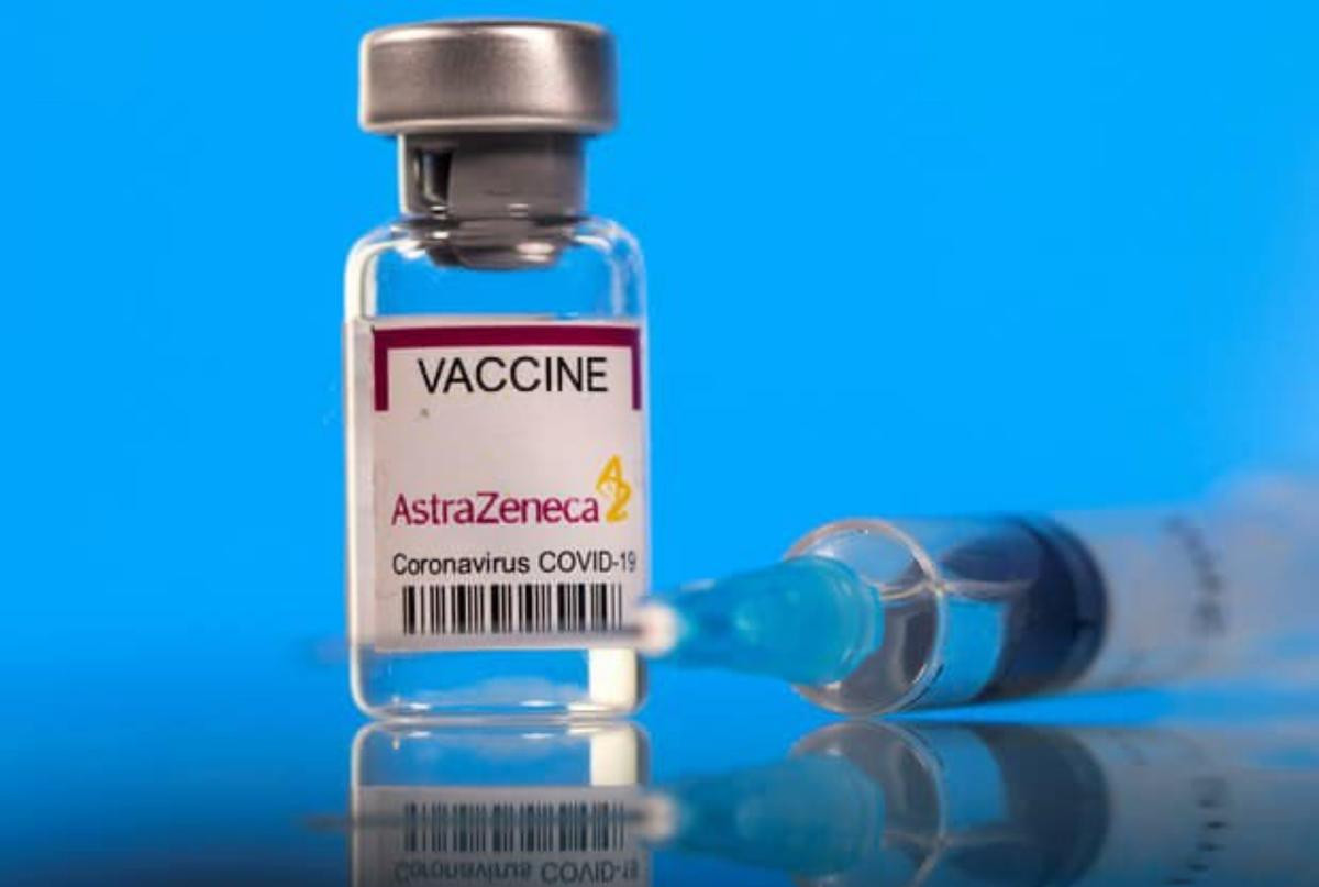 Thêm 1,2 triệu liều vaccine Covid-19 của AstraZeneca về đến Việt Nam Ảnh 2