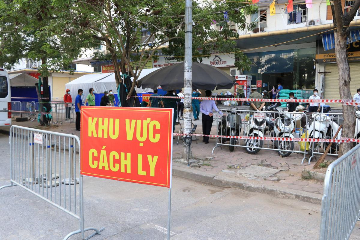 Cách ly 14 ngày chung cư HH4C Linh Đàm, tiếp tế nhiều tấn thực phẩm tận nhà cho cư dân Ảnh 2