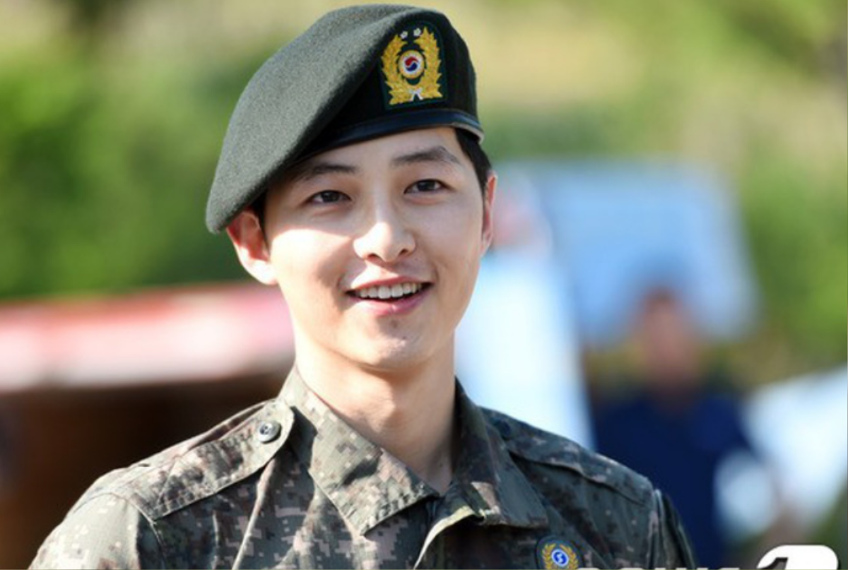 Top 14 nam diễn viên Kbiz mặc quân phục đẹp nhất: Song Joong Ki và Hyun Bin chưa phải đỉnh nhất! Ảnh 2