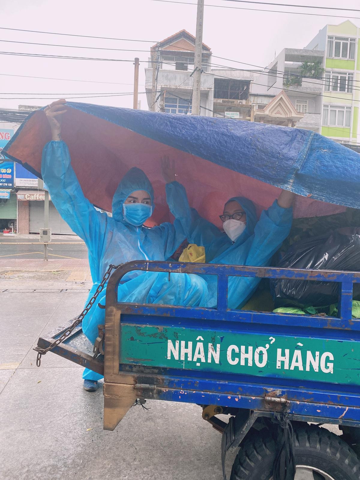 Hoa hậu Môi trường Việt Nam hỗ trợ 7.000 hộ dân Bình Dương khi dịch Covid bùng phát Ảnh 1