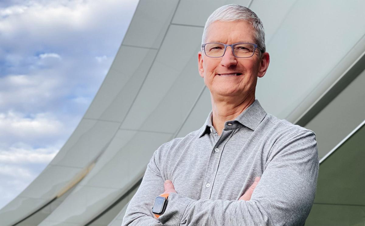 CEO Tim Cook nhận khoản tiền thưởng khổng lồ từ Apple Ảnh 1