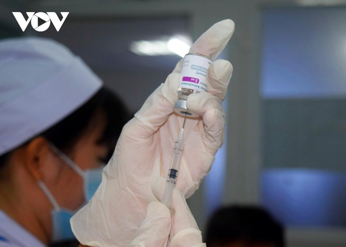 Nhiều địa phương kiến nghị tiêm vaccine Covid-19 cho học sinh, sinh viên Ảnh 1