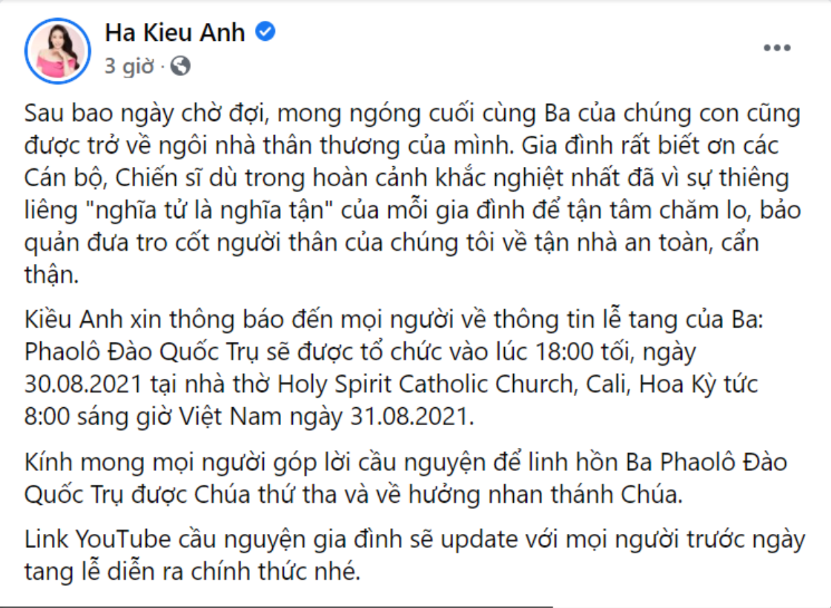 Hoa hậu Hà Kiều Anh xúc động khi nhận lại tro cốt NSƯT Quốc Trụ, nghẹn ngào cảm ơn các chiến sĩ Ảnh 1