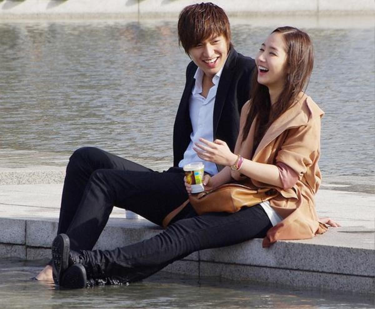 So kè nhan sắc 'hội tình cũ' của Lee Min Ho: Toàn cực phẩm, người đẹp dao kéo Park Min Young đỉnh nhất? Ảnh 5