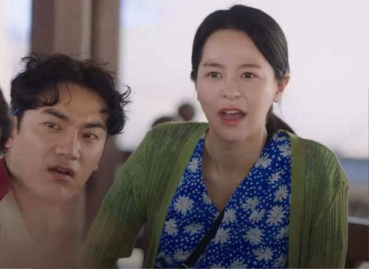 'Hometown Cha Cha Cha' tập 2: Shin Min Ah bị tẩy chay, sự nghiệp suýt nữa tiêu tan vì tính cách tiểu thư Ảnh 4