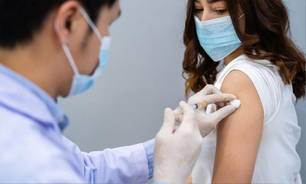 Singapore đưa tỷ lệ tiêm vaccine Covid-19 từ 31% lên 80% trong 3 tháng bằng cách nào? Ảnh 1