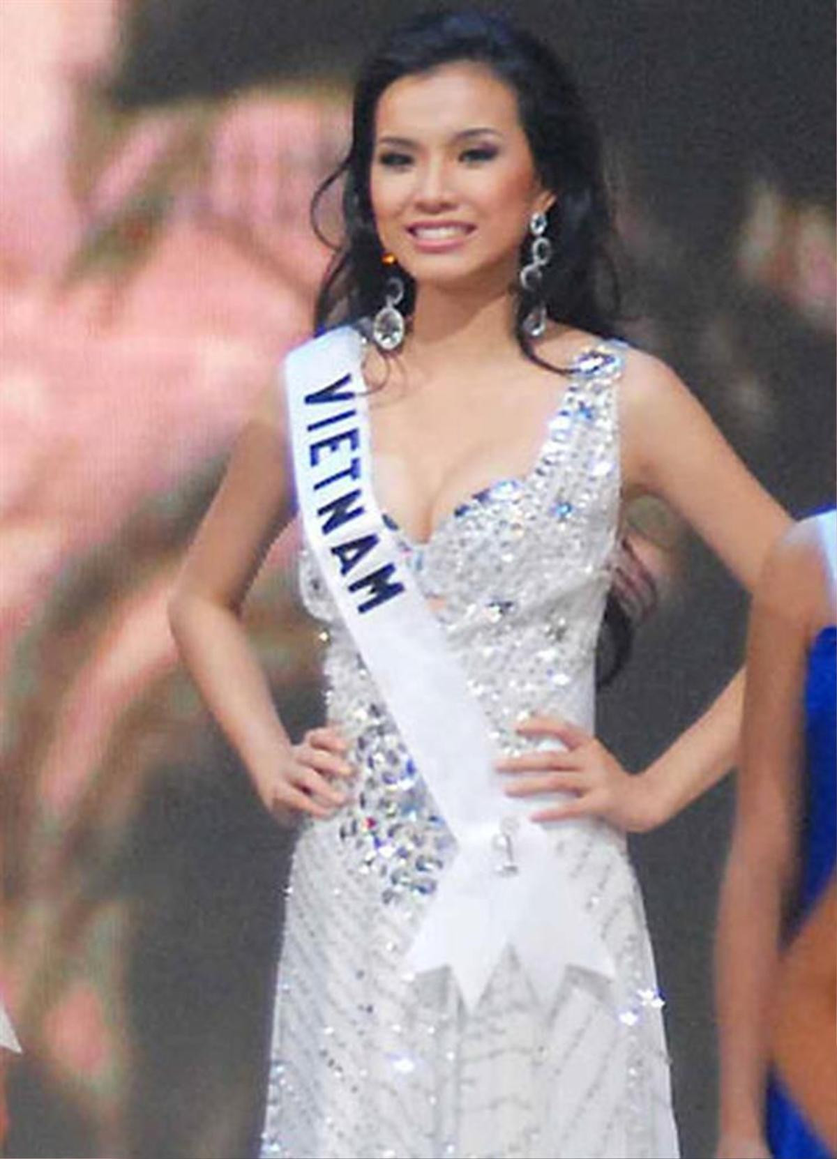 Hoa hậu Thùy Lâm bị 'đào mộ' khoảnh khắc 'chân quê' tại Miss Universe Ảnh 7