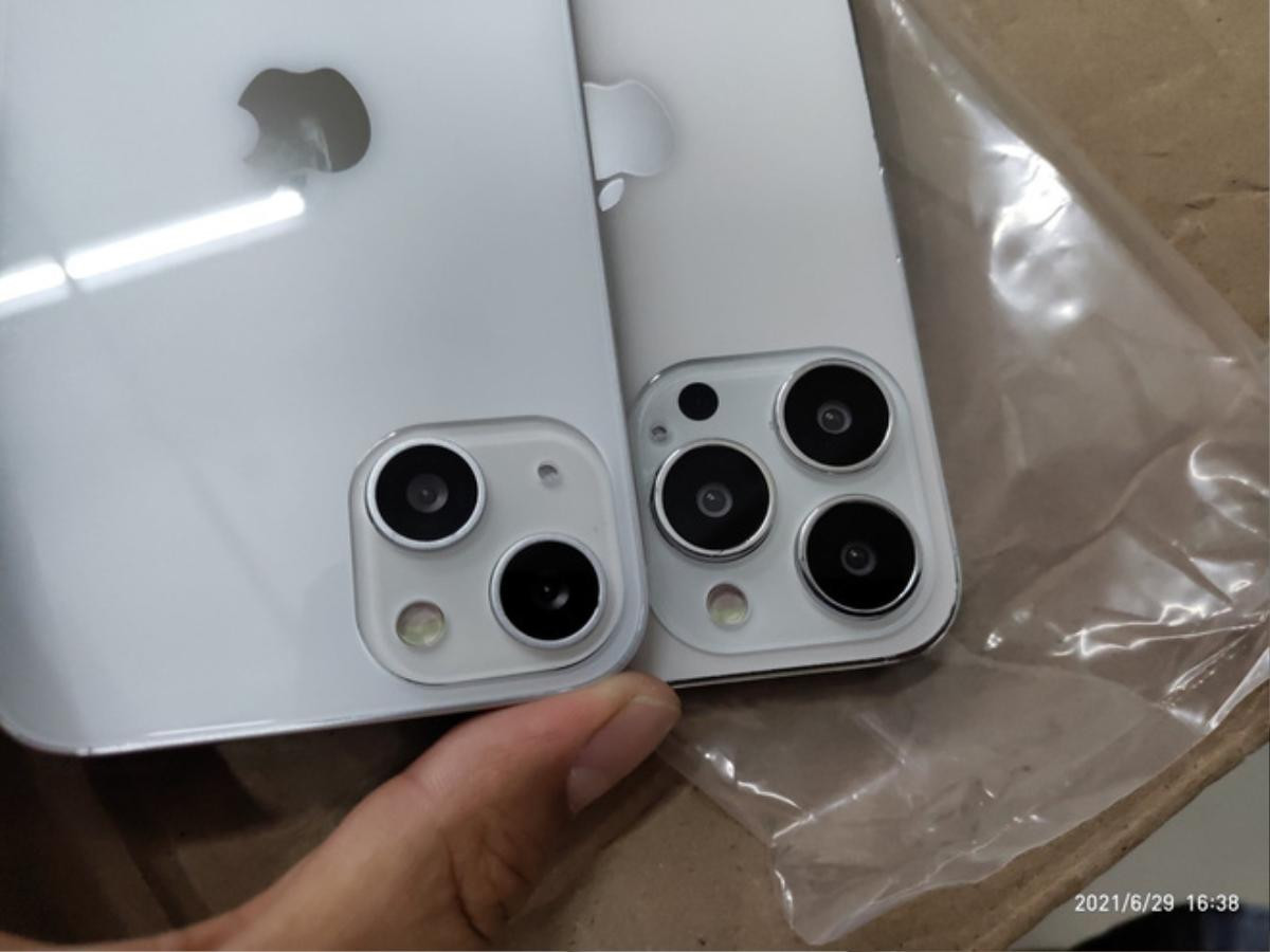 Xuất hiện hình ảnh trên tay mô hình iPhone 13 Ảnh 5