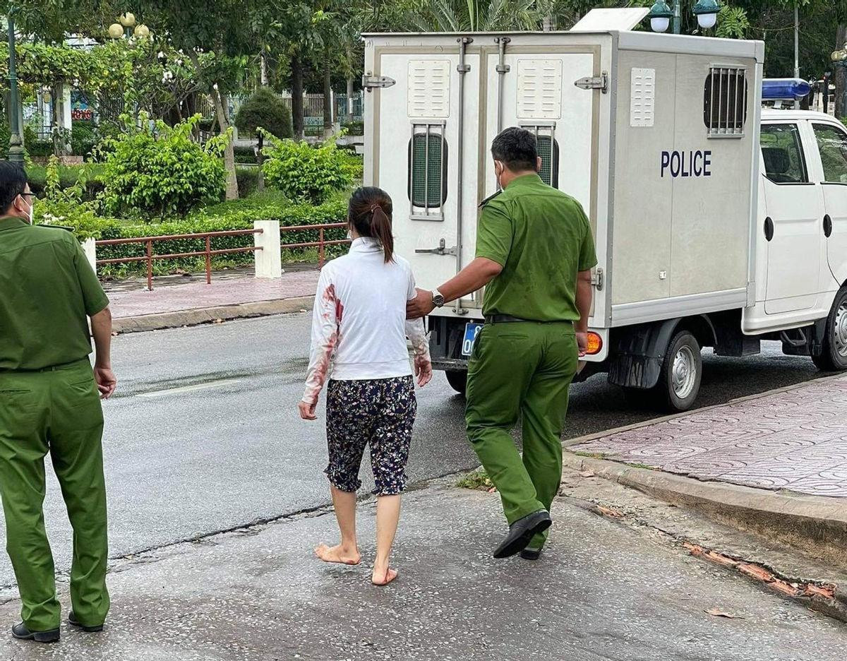 Mâu thuẫn do ghen tuông, vợ đâm 'chồng hờ' tử vong ngay trong khu phong tỏa Ảnh 2