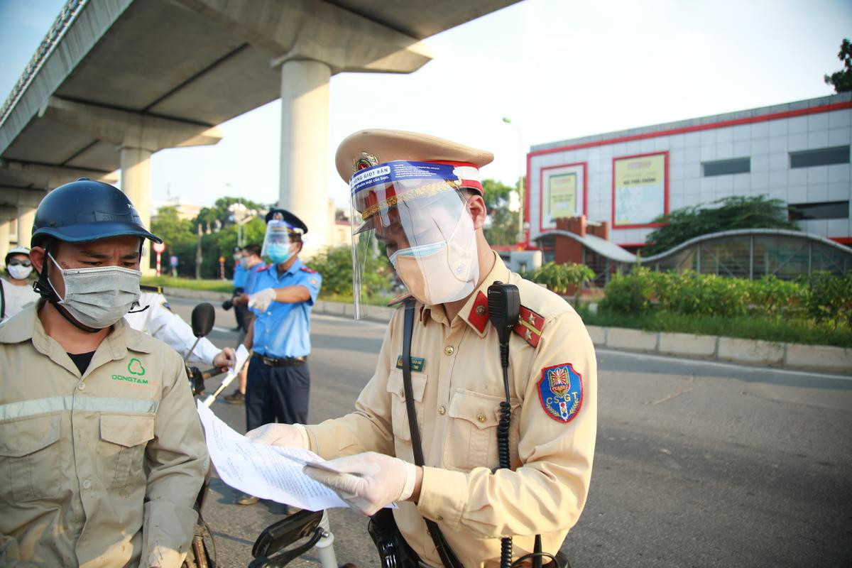 Hà Nội công bố chi tiết quy trình cấp Giấy đi đường, thẻ đi chợ, siêu thị tại vùng 1 Ảnh 1