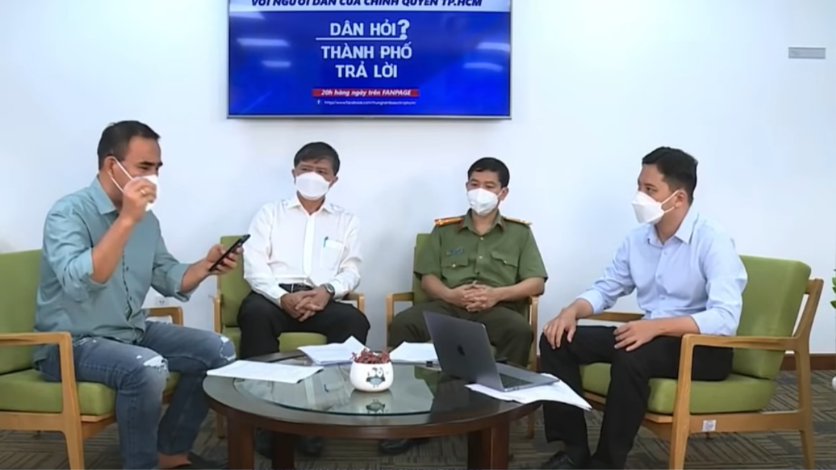 Quyền Linh gặp sự cố ngoài sức tưởng tượng trên sóng livestream, dân tình 'vừa cười vừa thương' Ảnh 3