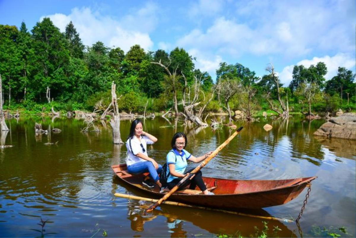 Vẻ đẹp hoang sơ của hồ Noong U, huyện Điện Biên Đông Ảnh 3