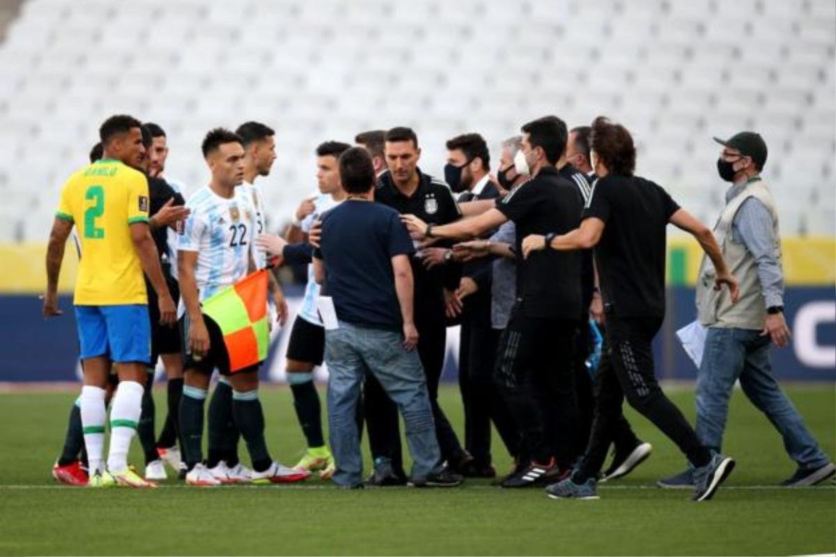 Messi tức giận sau khi trận Brazil vs Argentina bị dừng sau 8 phút Ảnh 3