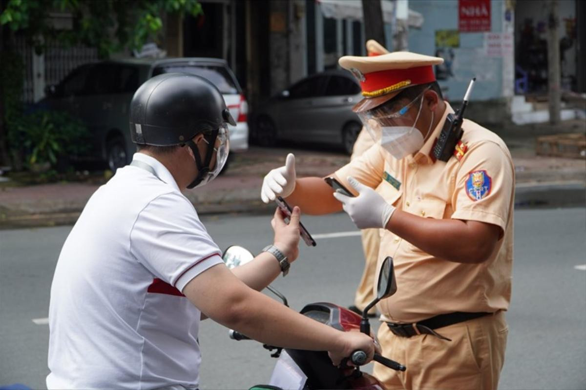 TP.HCM phát hiện 63 F0 lưu thông trên đường qua quét mã QR khai báo y tế Ảnh 2