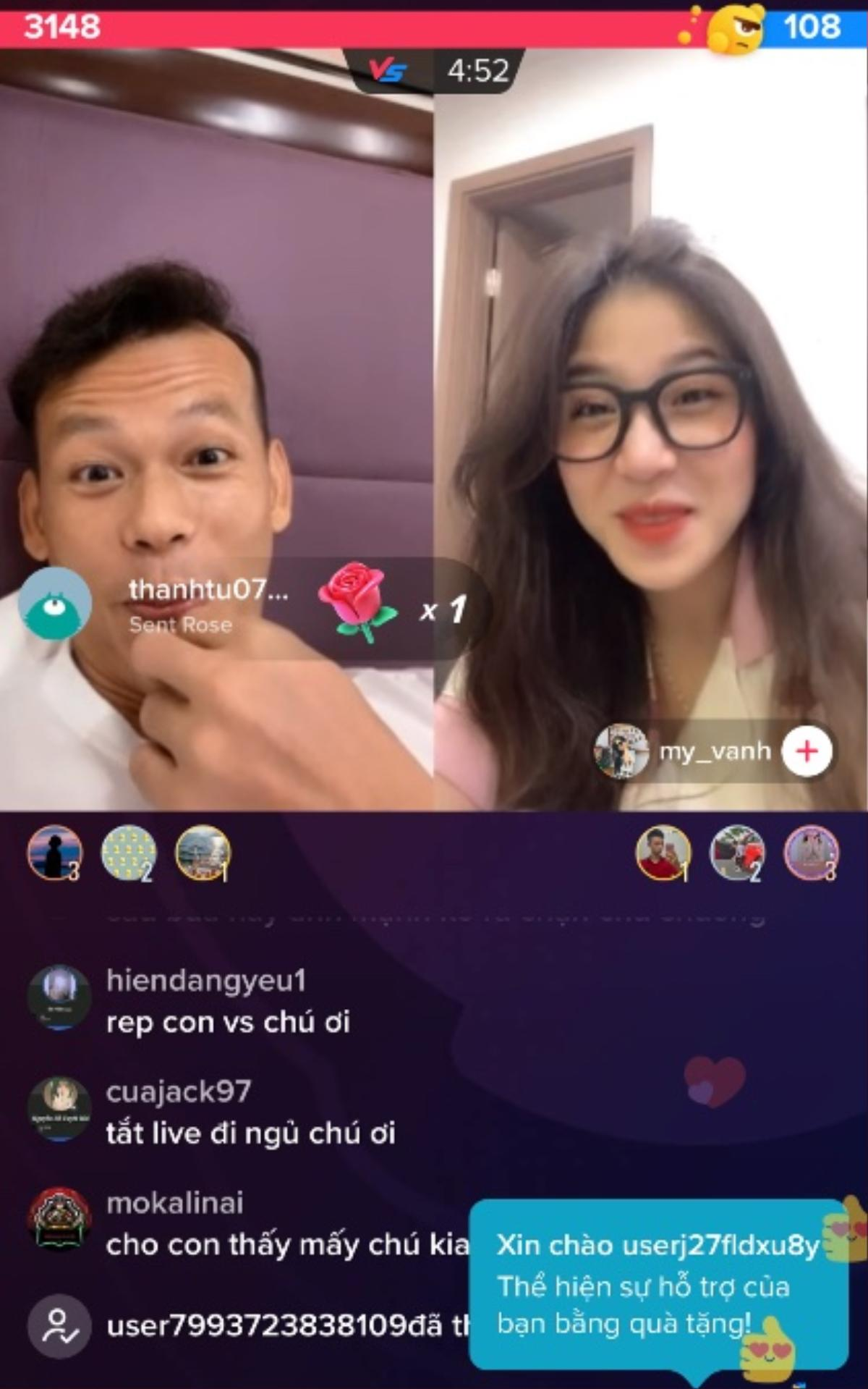 Sau trận thua Úc, thủ môn Bùi Tấn Trường 'cười thả ga' khi livestream với hot girl Ảnh 1