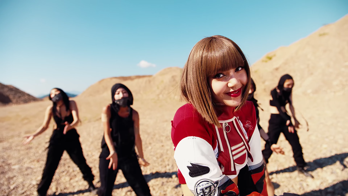 Hậu trường MV Lalisa: Lisa (BlackPink) tiết lộ cảnh quay gây 'khó chịu' nhất Ảnh 18