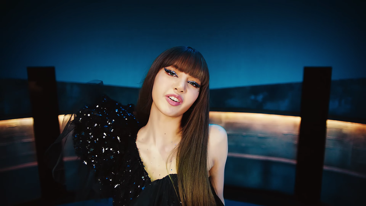 Hậu trường MV Lalisa: Lisa (BlackPink) tiết lộ cảnh quay gây 'khó chịu' nhất Ảnh 6