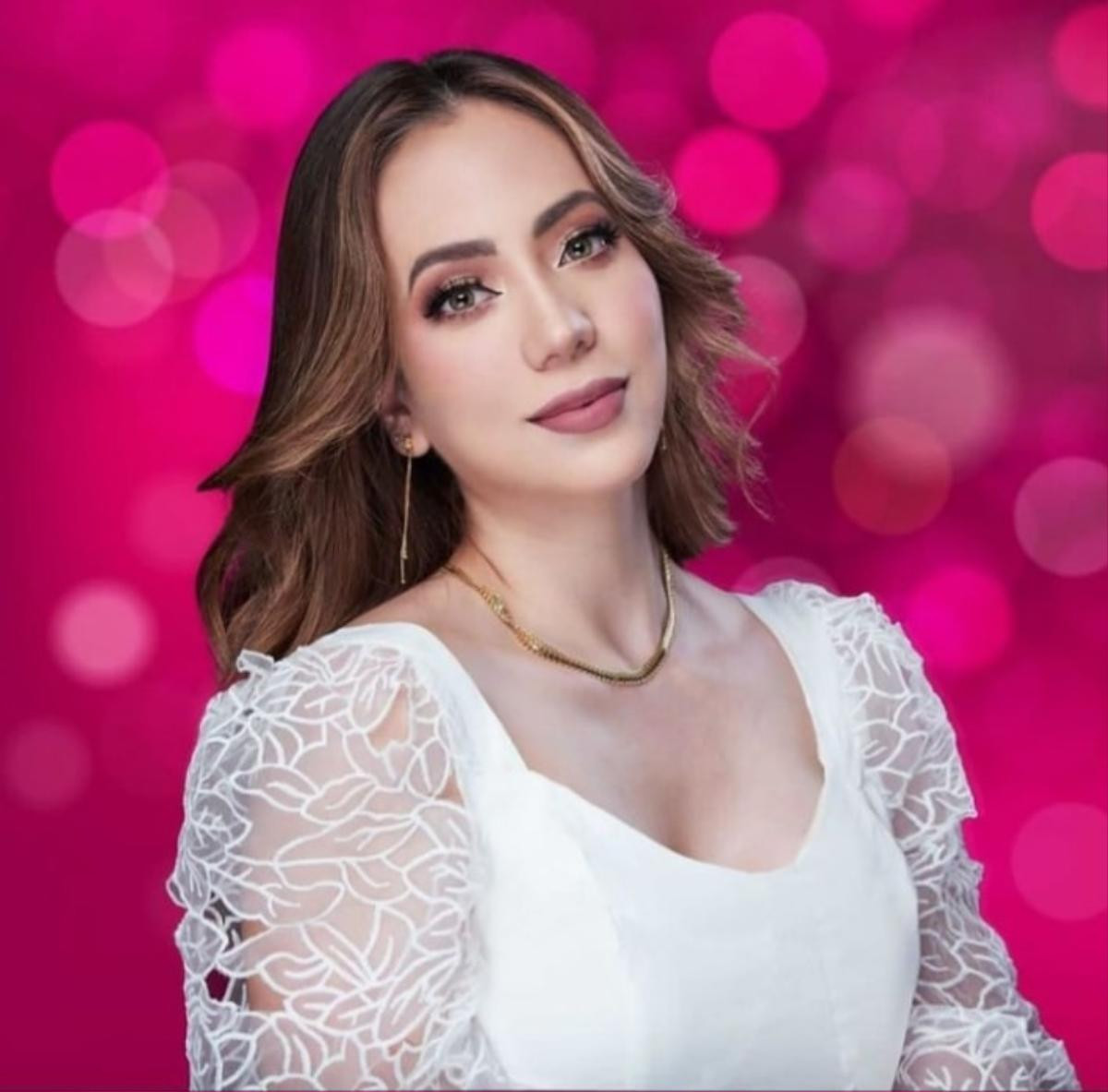 Nhan sắc của đại diện Ecuador tại Miss Universe 2021 bị fan la ó vì nhạt nhẽo kém xinh Ảnh 3