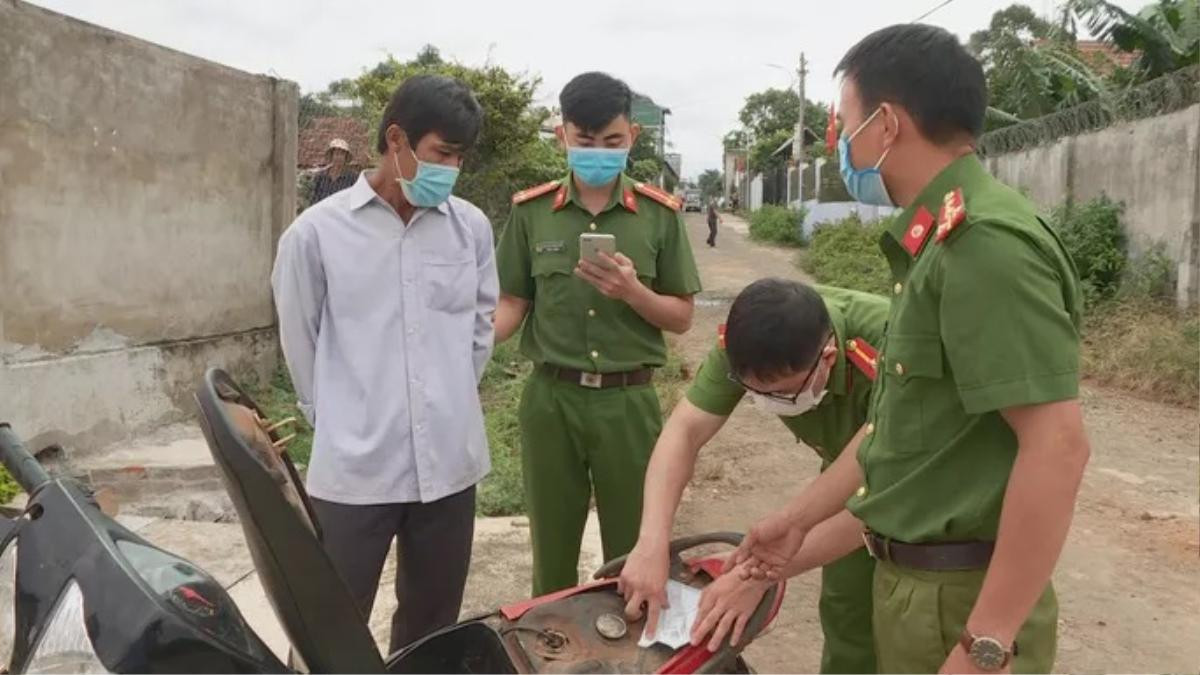 Lên mạng 'học hỏi' để gài bẫy chồng, người phụ nữ mua ma túy rồi nhét vào xe máy để trả thù Ảnh 2