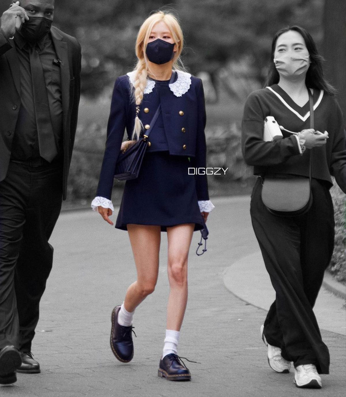 Rosé (BlackPink) chia sẻ vinh hạnh tham dự Met Gala 2021, không quên đăng ảnh thả dáng tại New York Ảnh 28