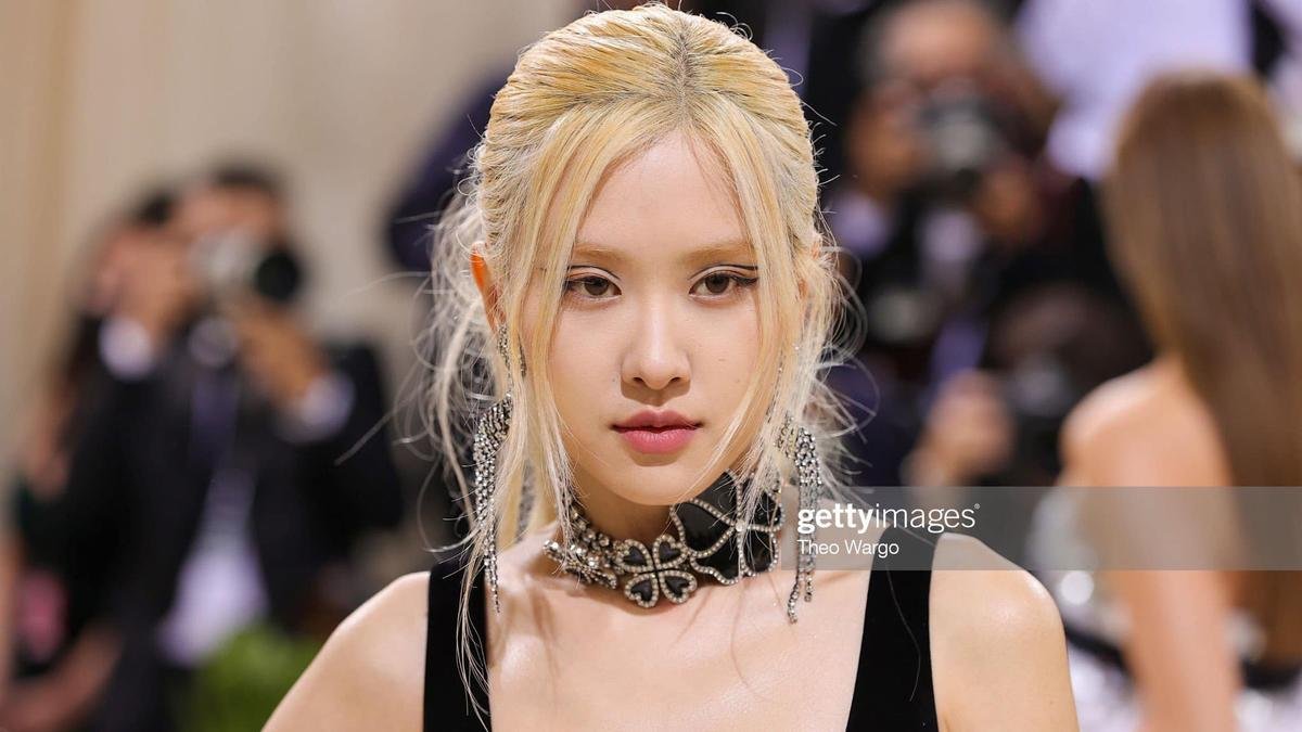 Rosé (BlackPink) chia sẻ vinh hạnh tham dự Met Gala 2021, không quên đăng ảnh thả dáng tại New York Ảnh 12