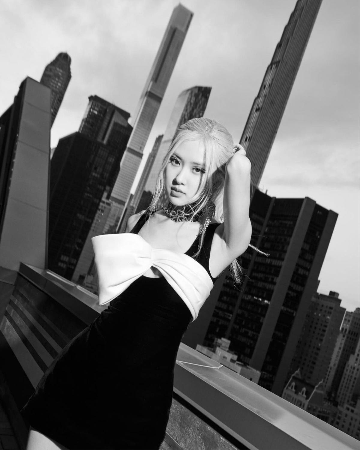 Rosé (BlackPink) chia sẻ vinh hạnh tham dự Met Gala 2021, không quên đăng ảnh thả dáng tại New York Ảnh 24