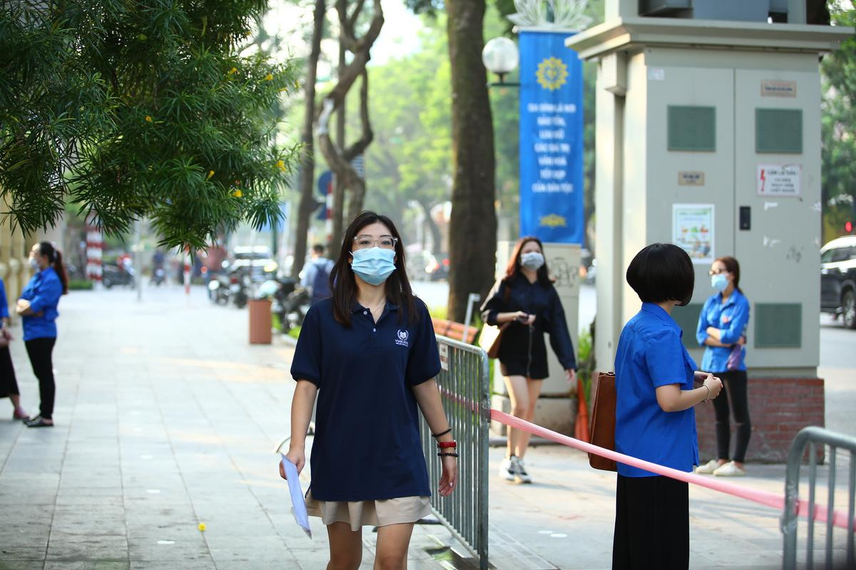 Hà Nội yêu cầu các trường sẵn sàng đón học sinh đi học, đảm bảo 100% giáo viên tiêm ít nhất 1 mũi vaccine Ảnh 1