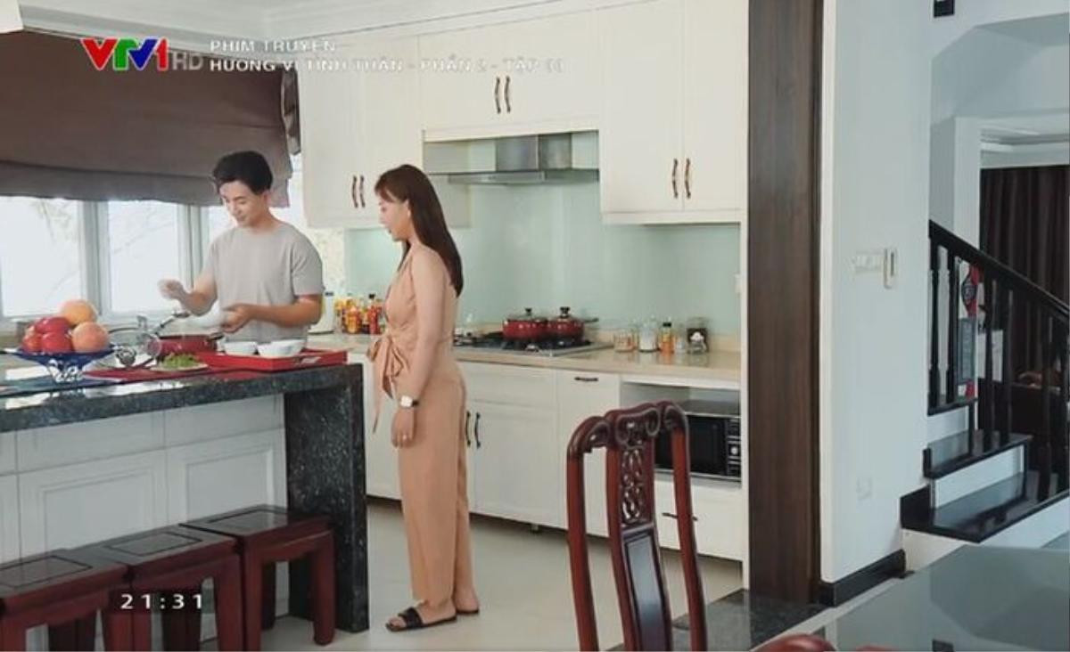 Nam nọng Phương Oanh mặc đồ ngủ siêu đẹp ngoài đời, khác hẳn U70 trong phim Ảnh 3