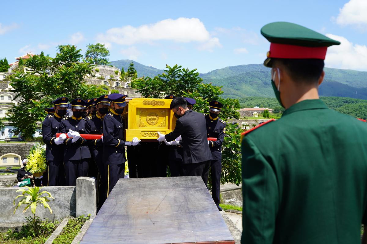 Xúc động lễ an táng 'Kiến trúc sư trưởng' thể thao Việt Nam Hoàng Vĩnh Giang Ảnh 4