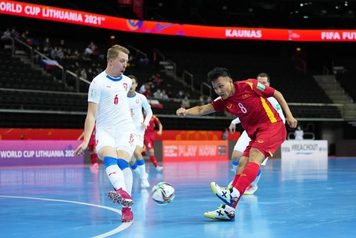 Tuyển futsal Việt Nam xuất sắc vào vòng knock-out World Cup Ảnh 1