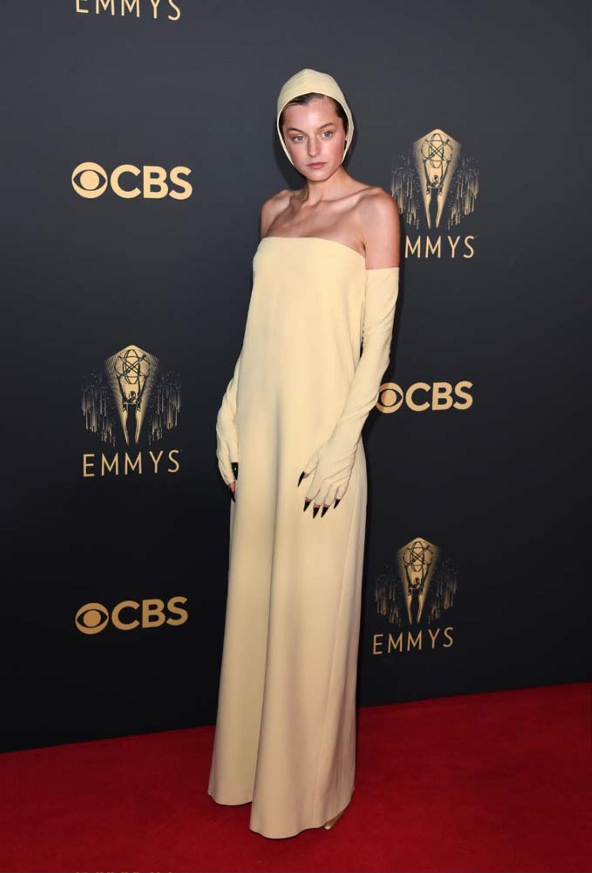 Thảm đỏ Emmy 2021 nhiều trang phục khó hiểu, nữ thần Anya Taylor-Joy cũng kém xinh vì gầy xác xơ Ảnh 20