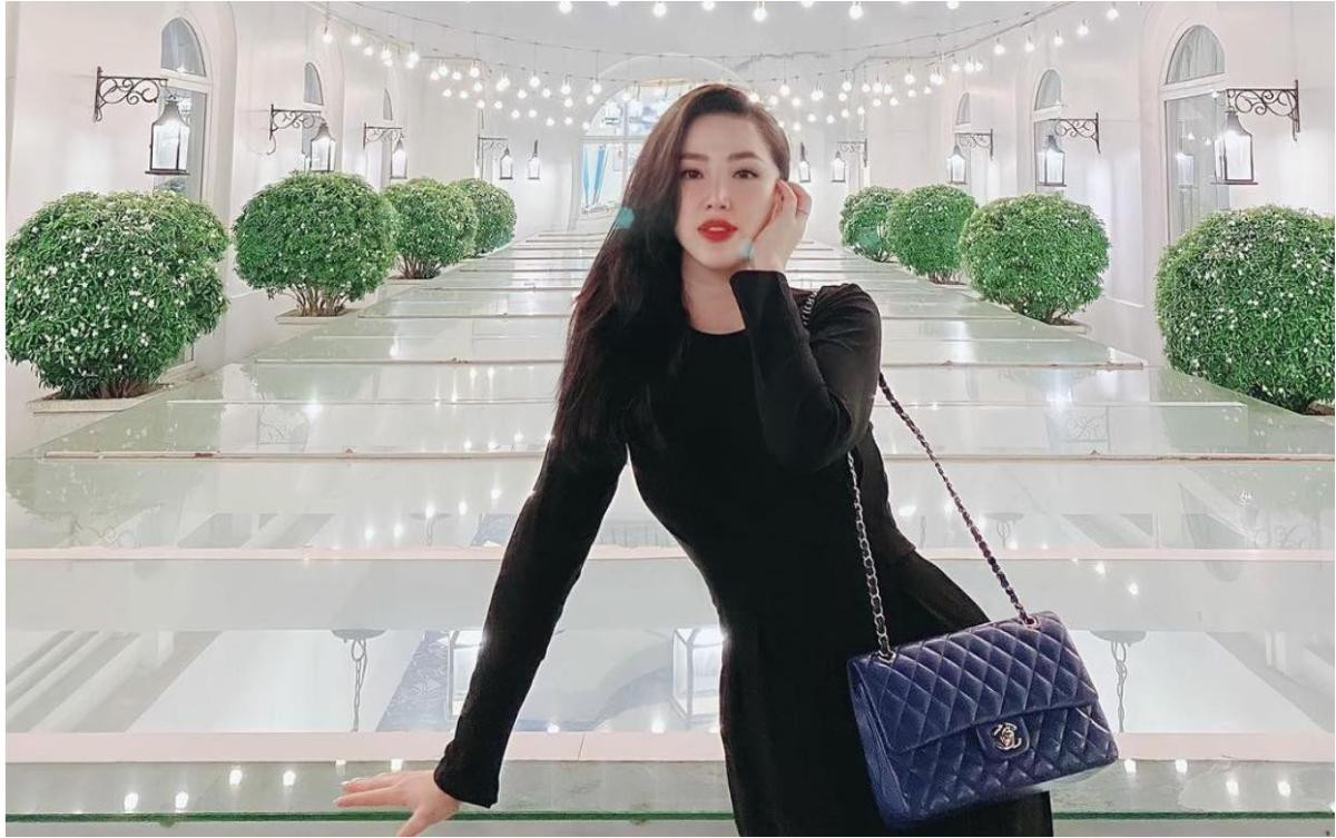 Hết tạo dáng ở Met Gala, Bảo Thy 'chưng diện' quần áo lên sân thượng chụp hình Ảnh 1