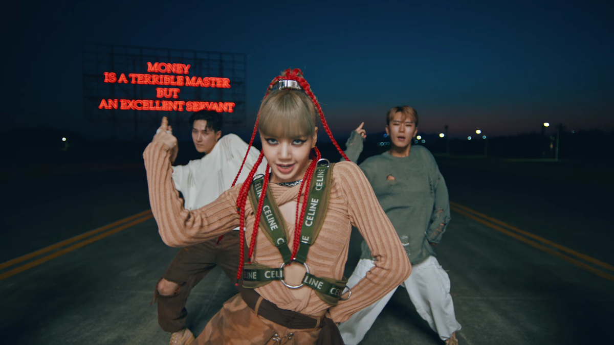 Lisa (BlackPink) tung MV đặc biệt cực chất cho ca khúc mới, dân mạng hụt hẫng: 'Không quá ấn tượng' Ảnh 11