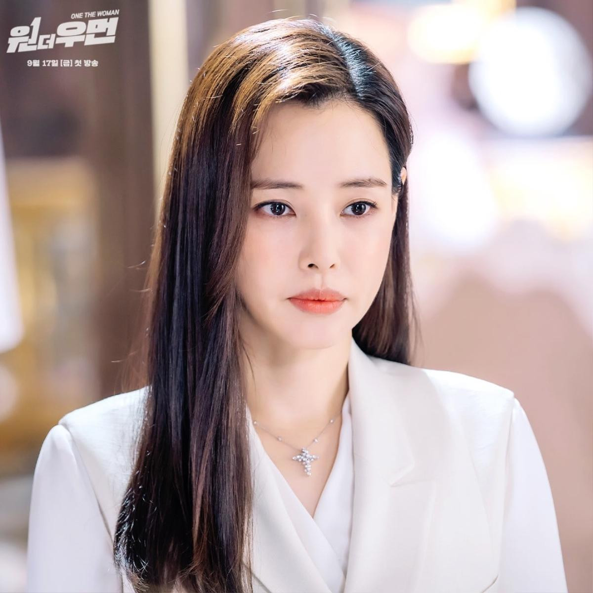 'One the Woman' tập 3: Con dâu Honey Lee 'xử đẹp' bố mẹ chồng và 3 bí ẩn cần được giải đáp Ảnh 10