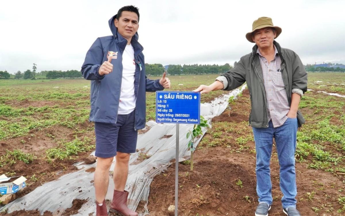 Bầu Đức: HAGL và Kiatisak gắn bó lâu dài để phục vụ khán giả! Ảnh 2