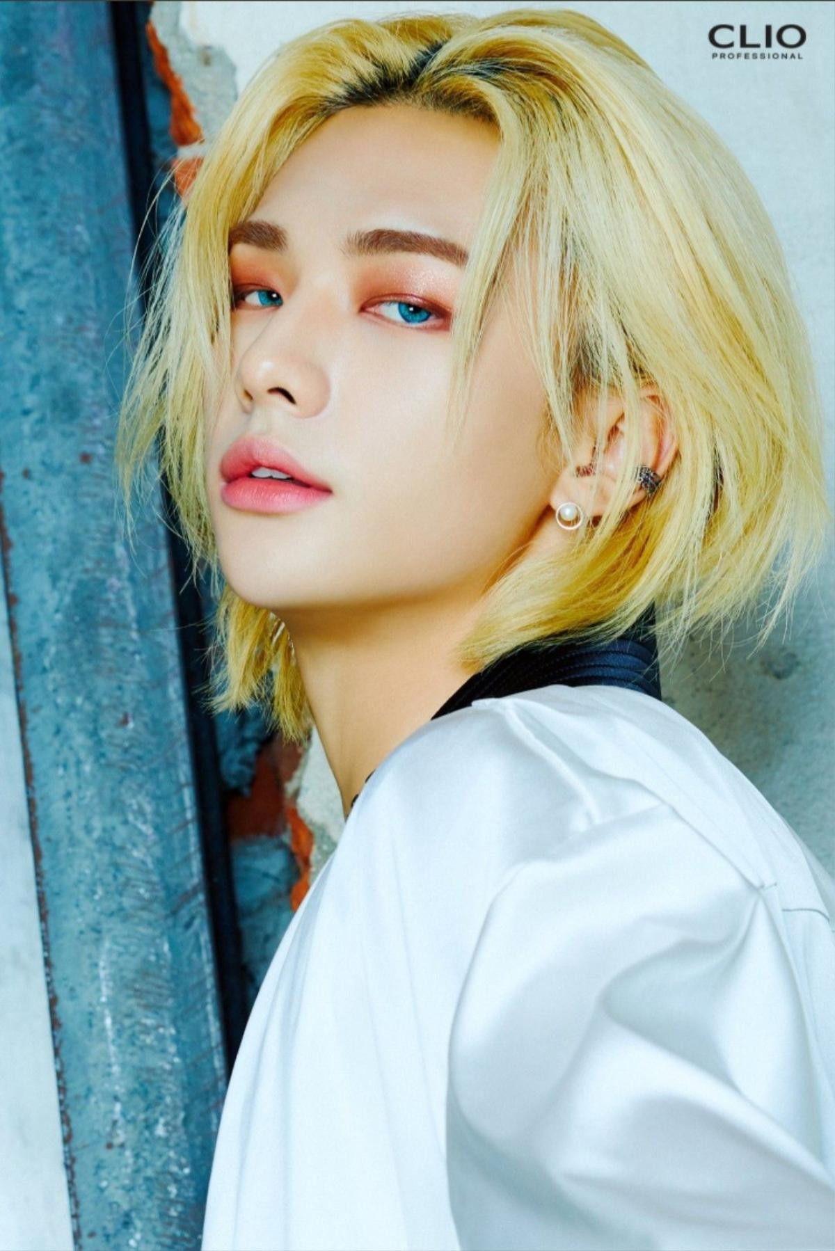 Cắt đi mái tóc dài đặc trưng, Hyunjin (Stray Kids) vẫn khiến dân mạng thích mê với vẻ ngoài mới Ảnh 4