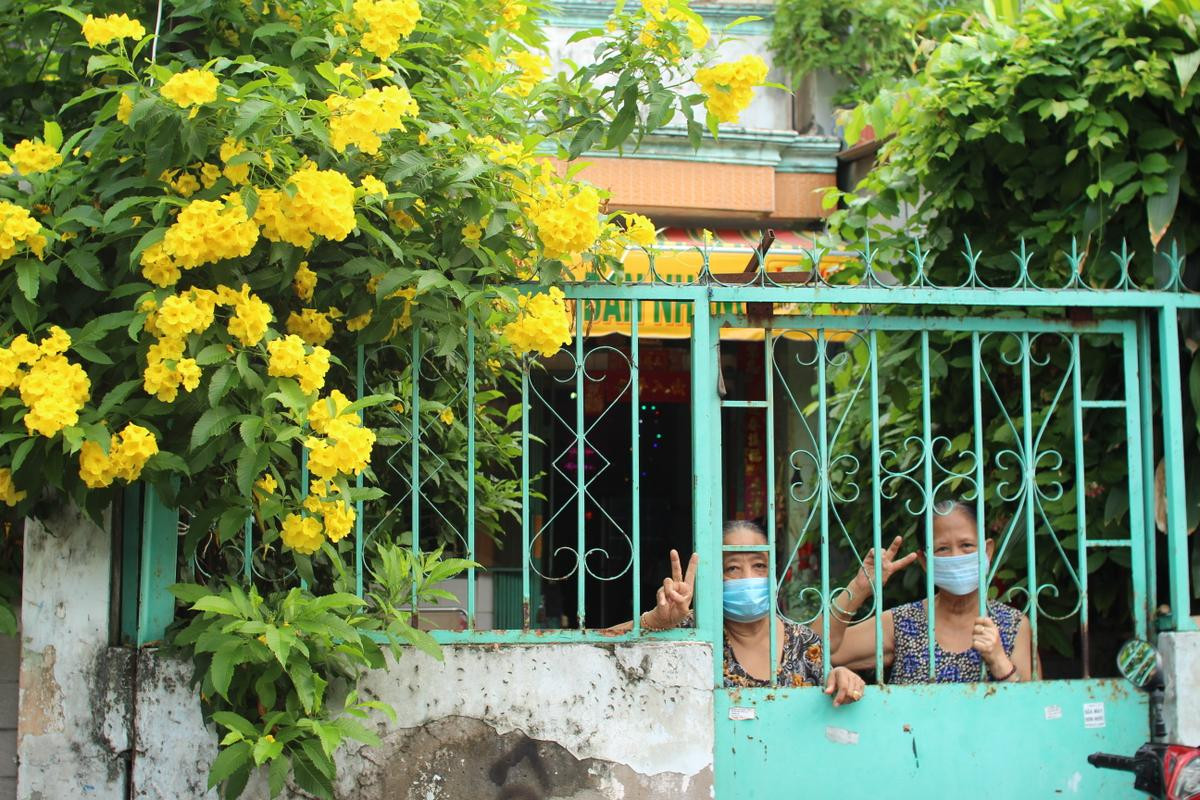 Người dân TP.HCM mong chờ ngày được dỡ rào phong tỏa: 'Đời sống yên vui là ... đời 'bình thường mới' Ảnh 1