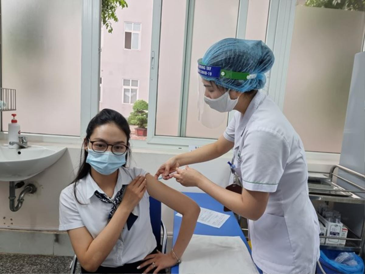 TP.HCM: Các trường lên phương án tiêm vaccine phòng Covid-19 cho học sinh sau 30/9 Ảnh 1