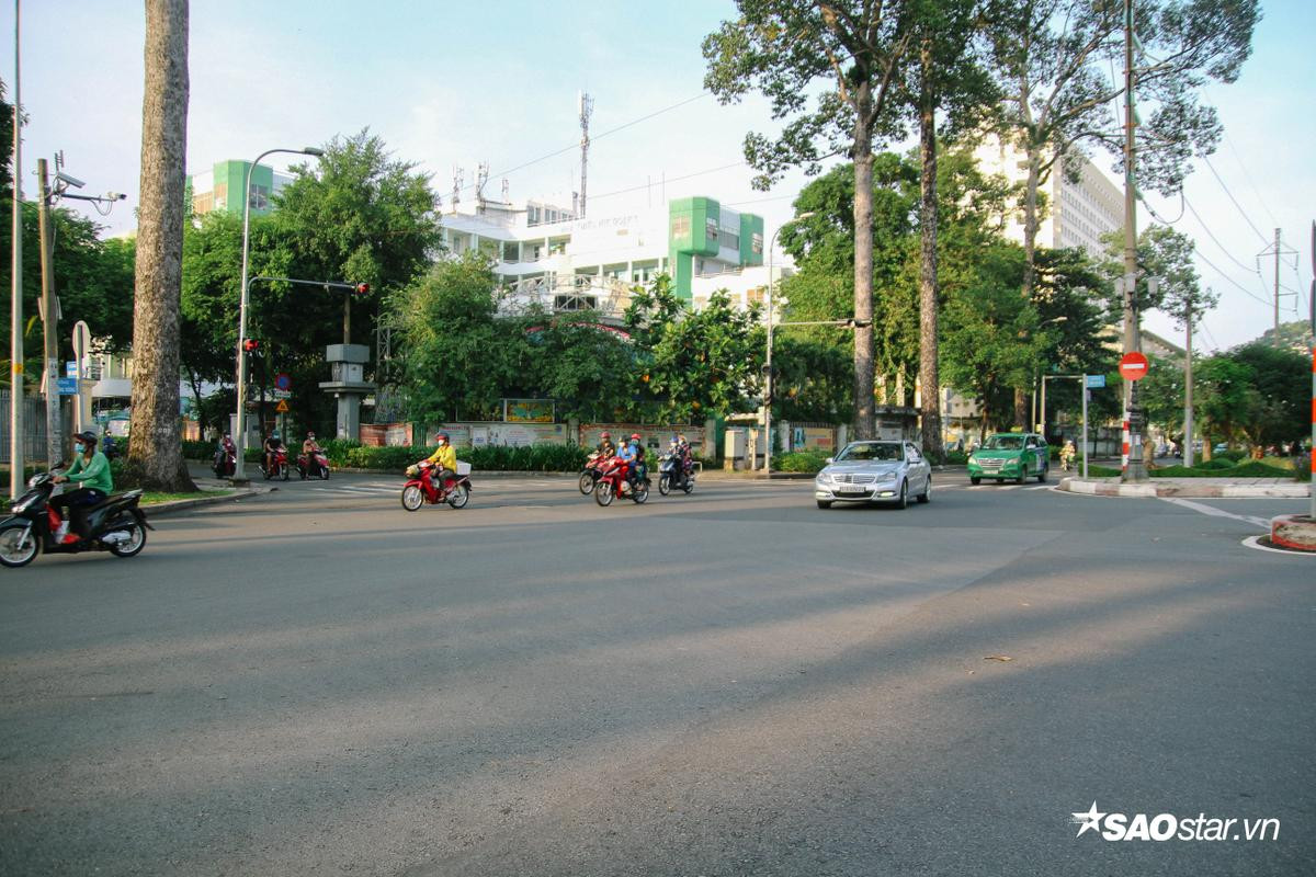 TP HCM ngày đầu nới lỏng giãn cách: 'Và con tim đã vui trở lại!' Ảnh 4